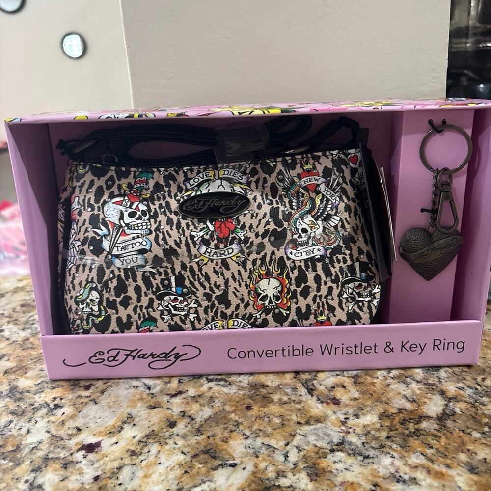 NWT Ed Hardy Leopard Print Convertible Wristlet & Key Ring Gift Set